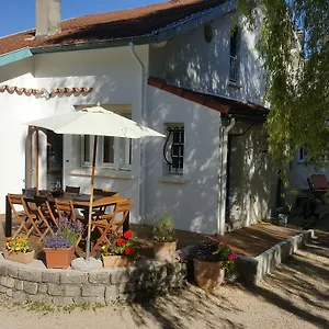 Le Saule Reveur Bed & Breakfast